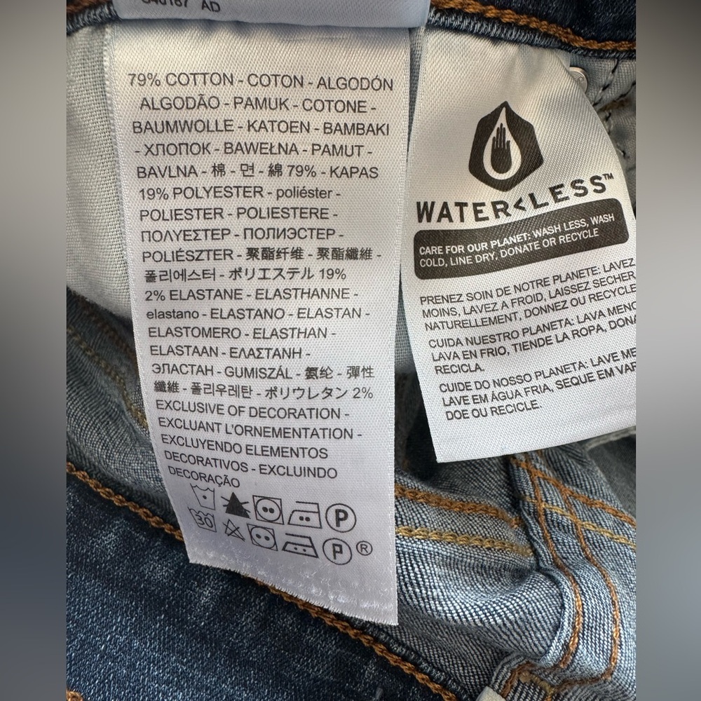 Levi’s Classic Bootcut - Picture 5 of 10